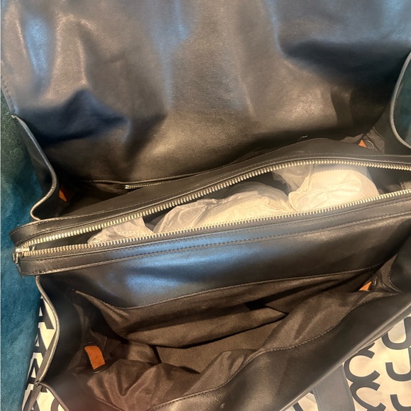 Marc Jacobs Black Leather Dakota tote. - Picture 4 of 6